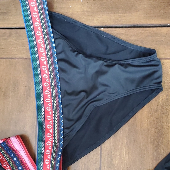 Two women's swimsuits - Picture 4 of 9